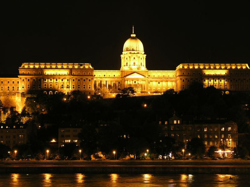 Illuminierte Burg in Buda