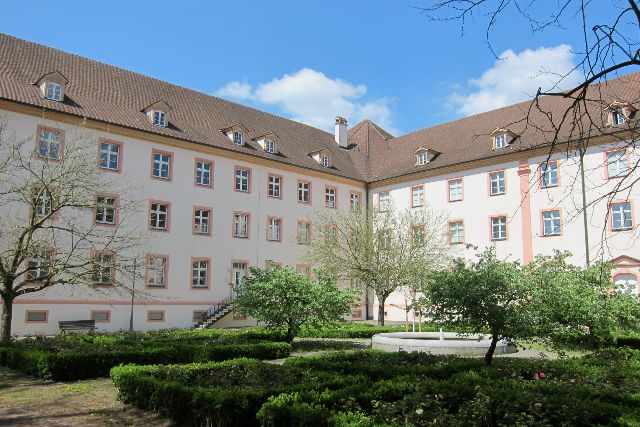 Konstanz Petershausen - Rund um den Benediktinerplatz