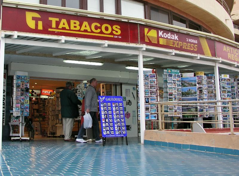 Tabacos, dort werden 10er Karten für den emt-Bus verkauft