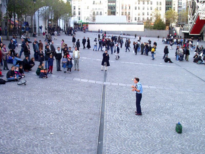 Centre Georges Pompidou - MNAM - Straßenkünstler
