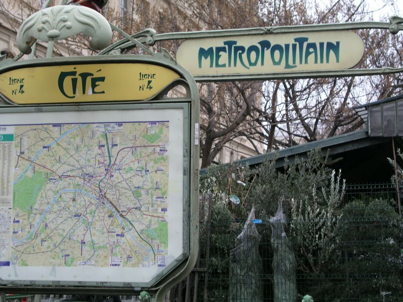 Metro Station Cité in Paris