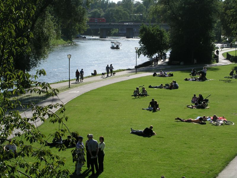 Park am Donauufer in Ulm