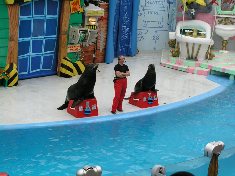 Clyde and Seamore in Sea World