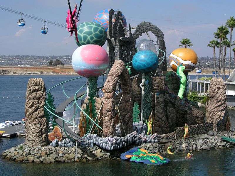 Cirque de la-mer in Sea World, San Diego