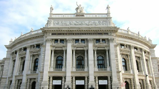 b9160034-wien-burgtheater.jpg (52852 Byte)